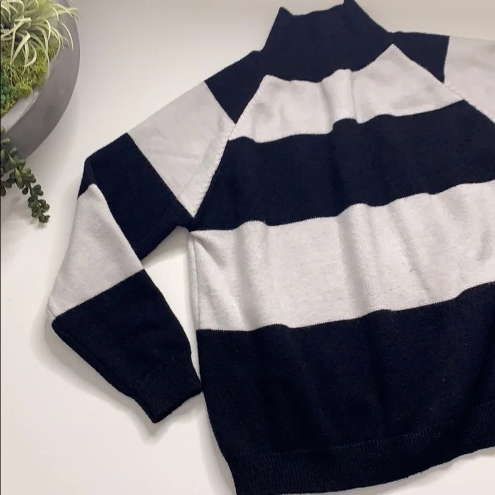 Black & White Stripe Cozy Soft Turtleneck Sweater unisex kids medium
